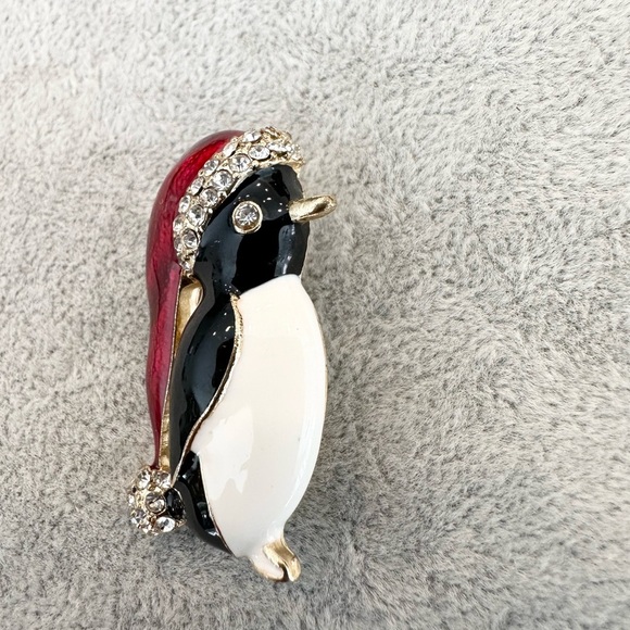 Christmas Enamel Penguin Wearing Santa's Red Hat With Clear Rhinestones Pin - Picture 2 of 5